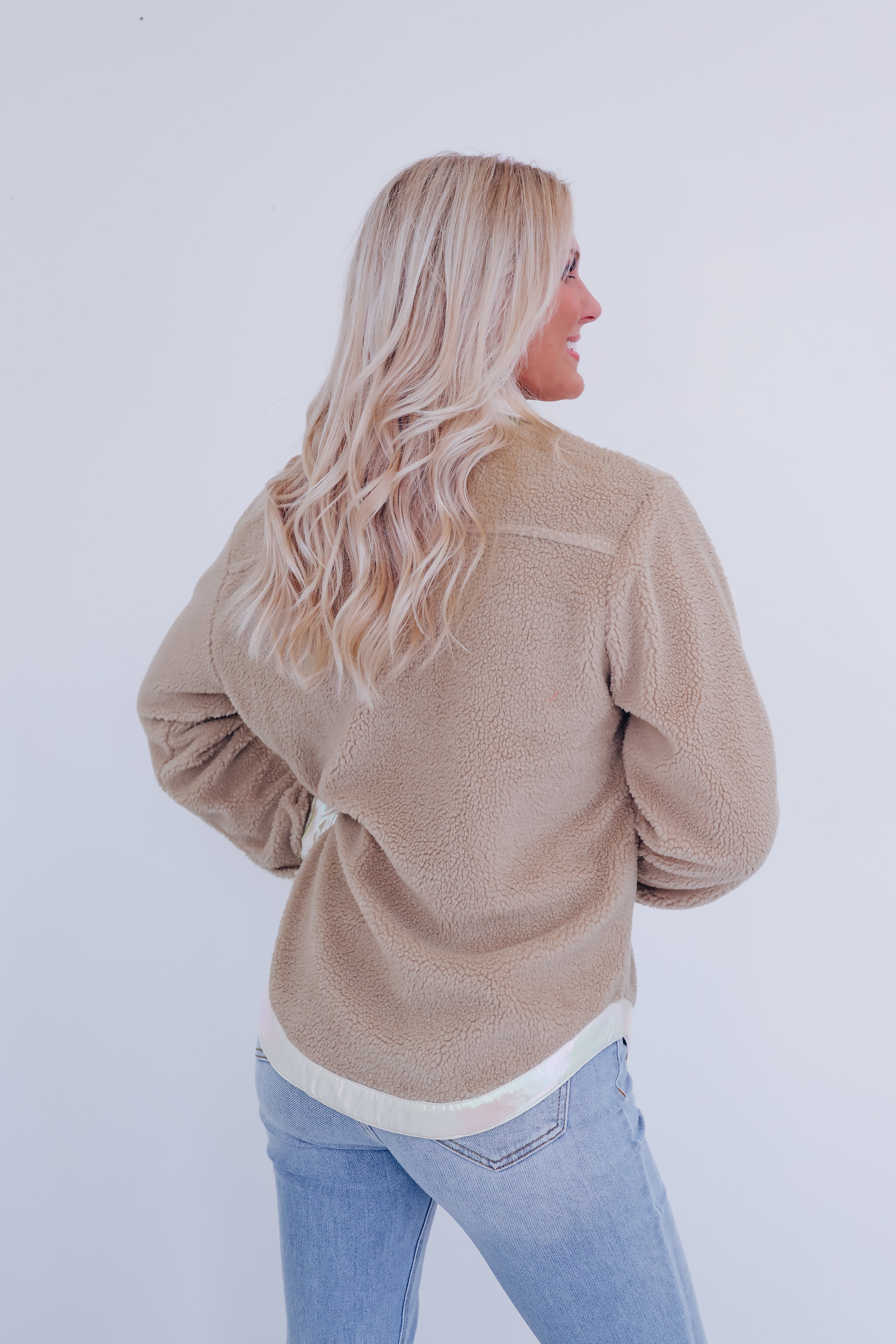 Mystic Metallic Sherpa Shacket - Tan – Whiskey Darling Boutique