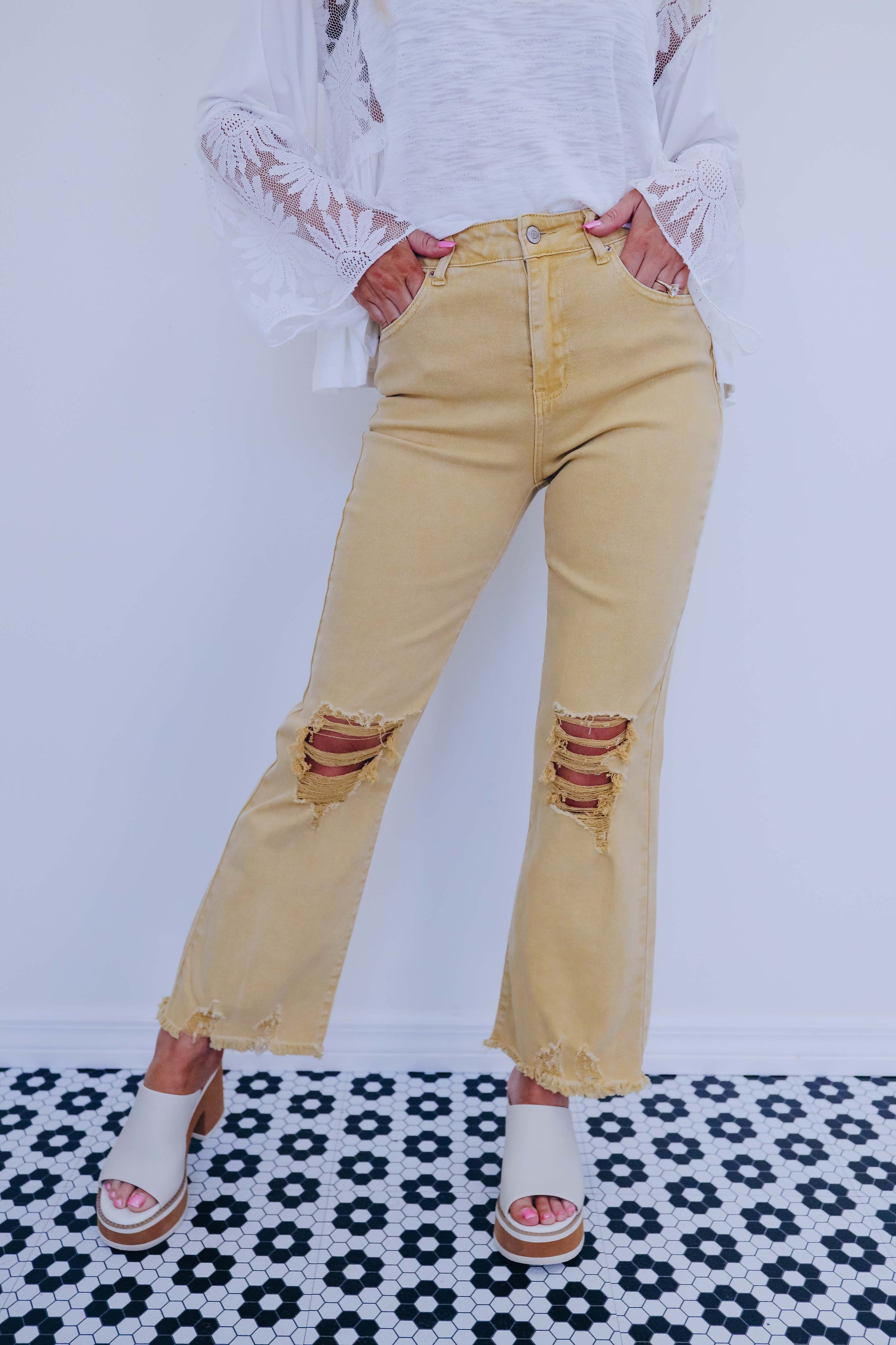 Women White Twill Distress Frayed Hem Jeans